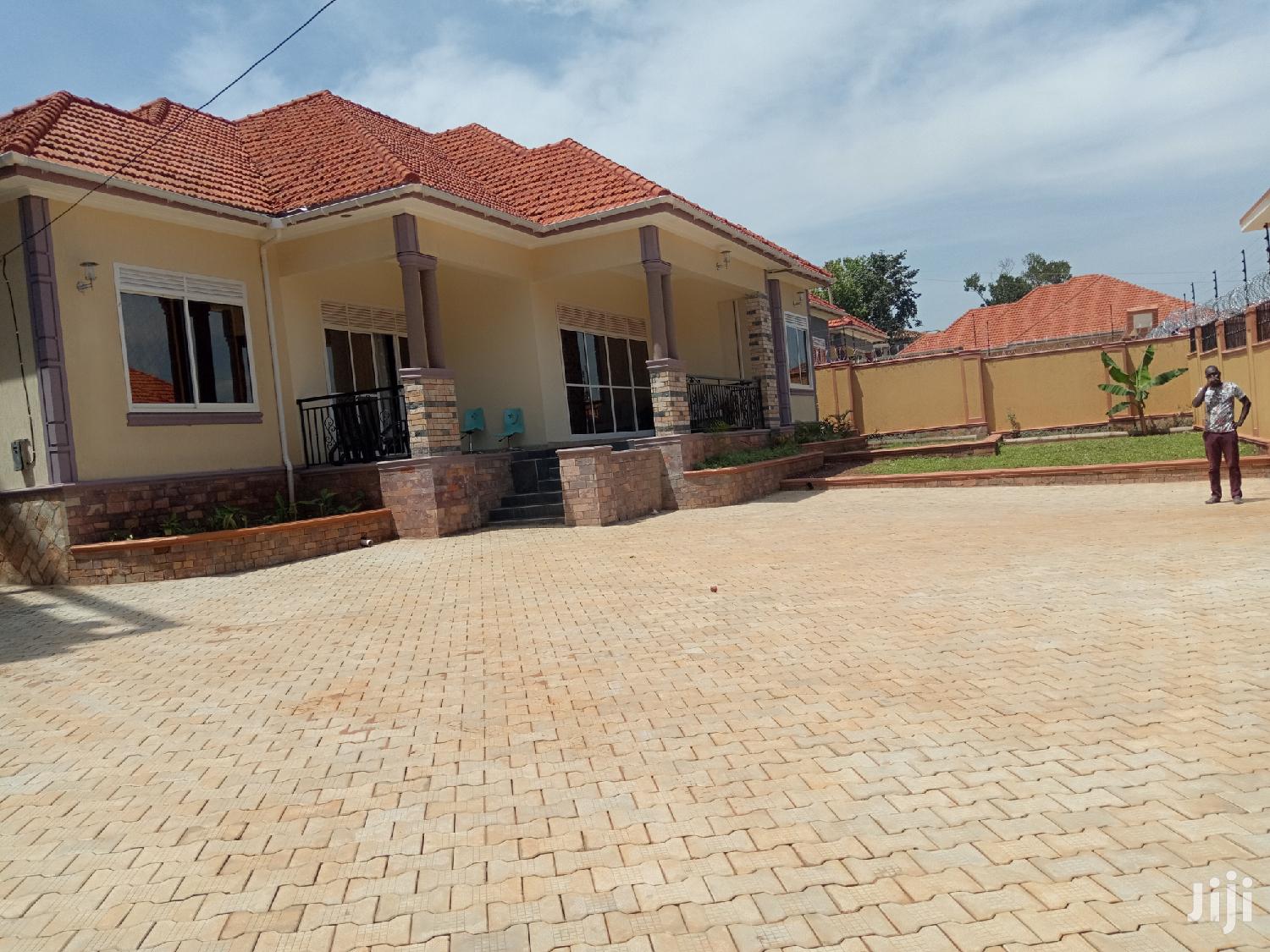 Kisaasi Gorgeous Mansion on Sell in Kampala
