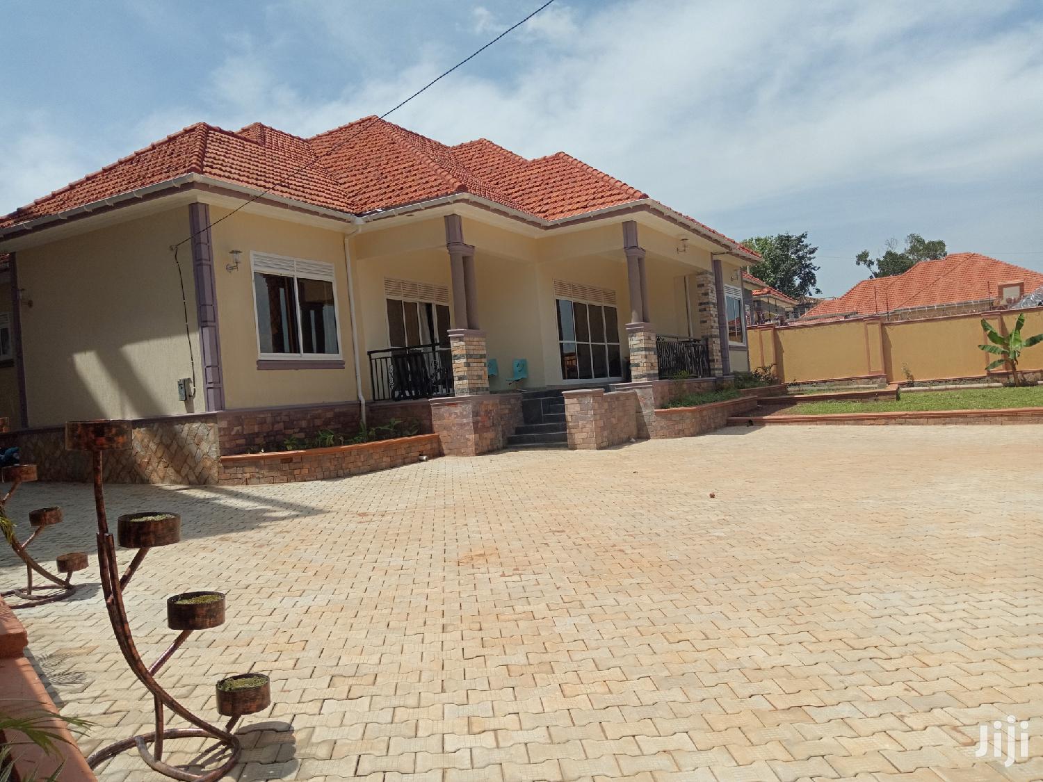 Kisaasi Gorgeous Mansion on Sell in Kampala