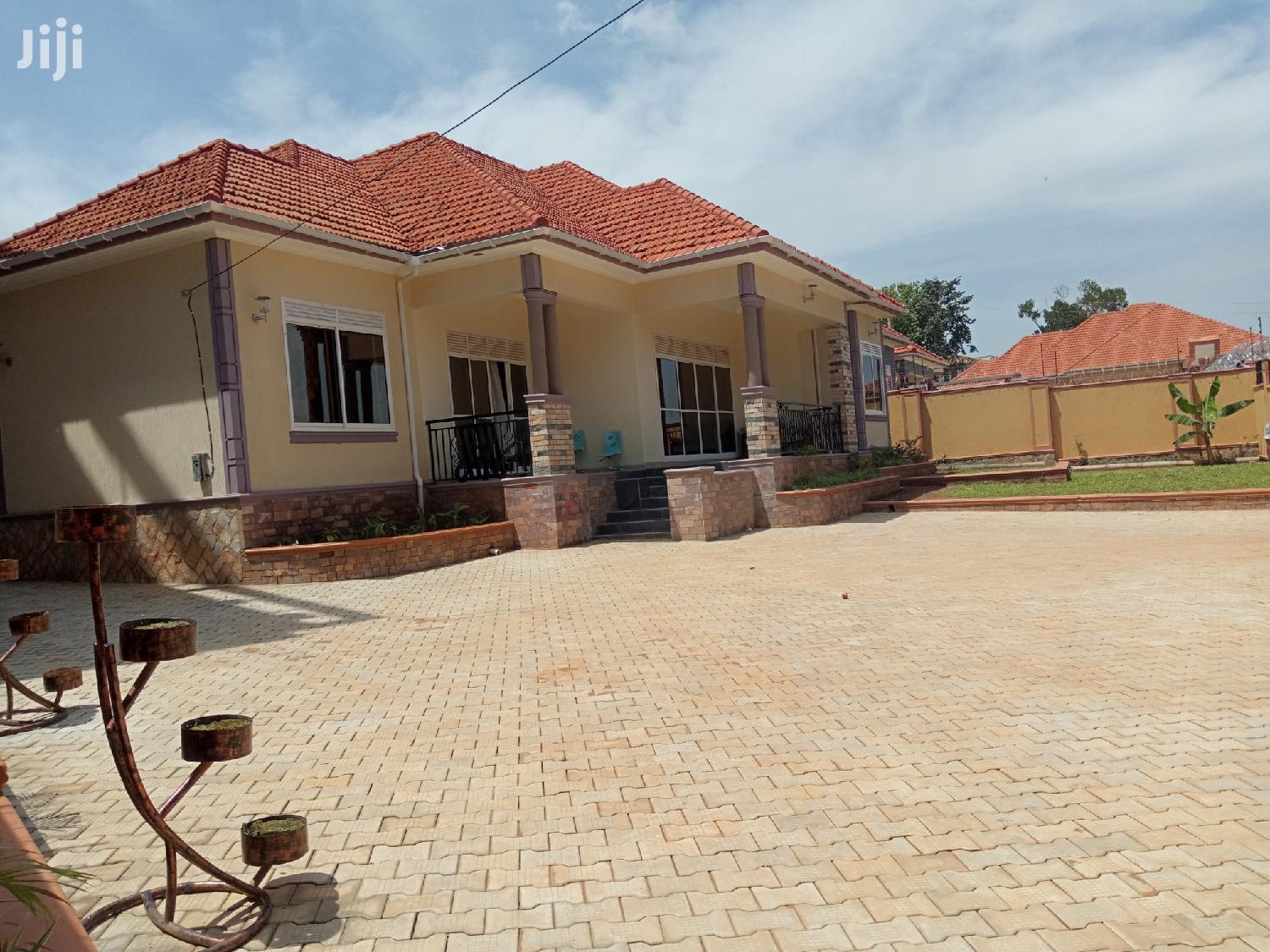 Kisaasi Gorgeous Mansion on Sell in Kampala