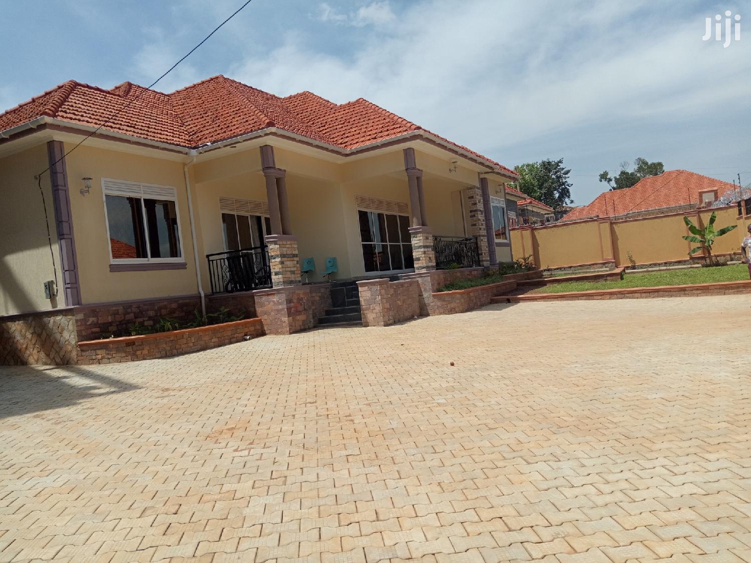 Kisaasi Gorgeous Mansion on Sell in Kampala