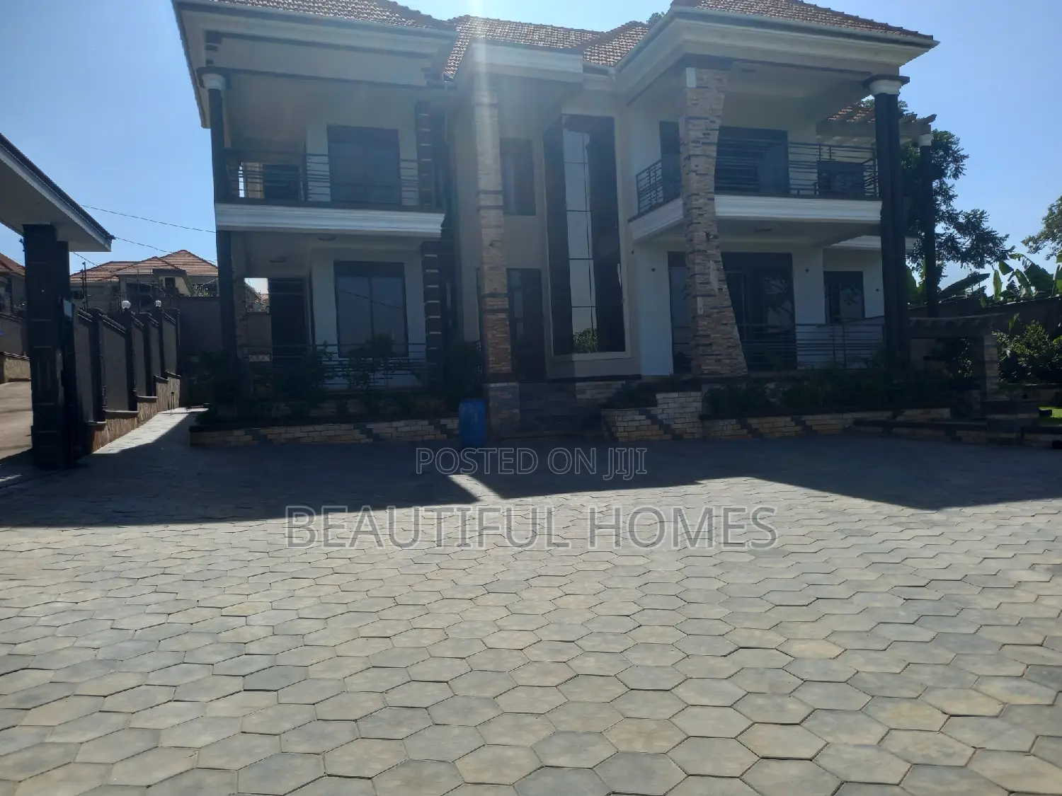 Furnished 7bdrm Duplex in Kisaasi, Nakawa for sale in Nakawa