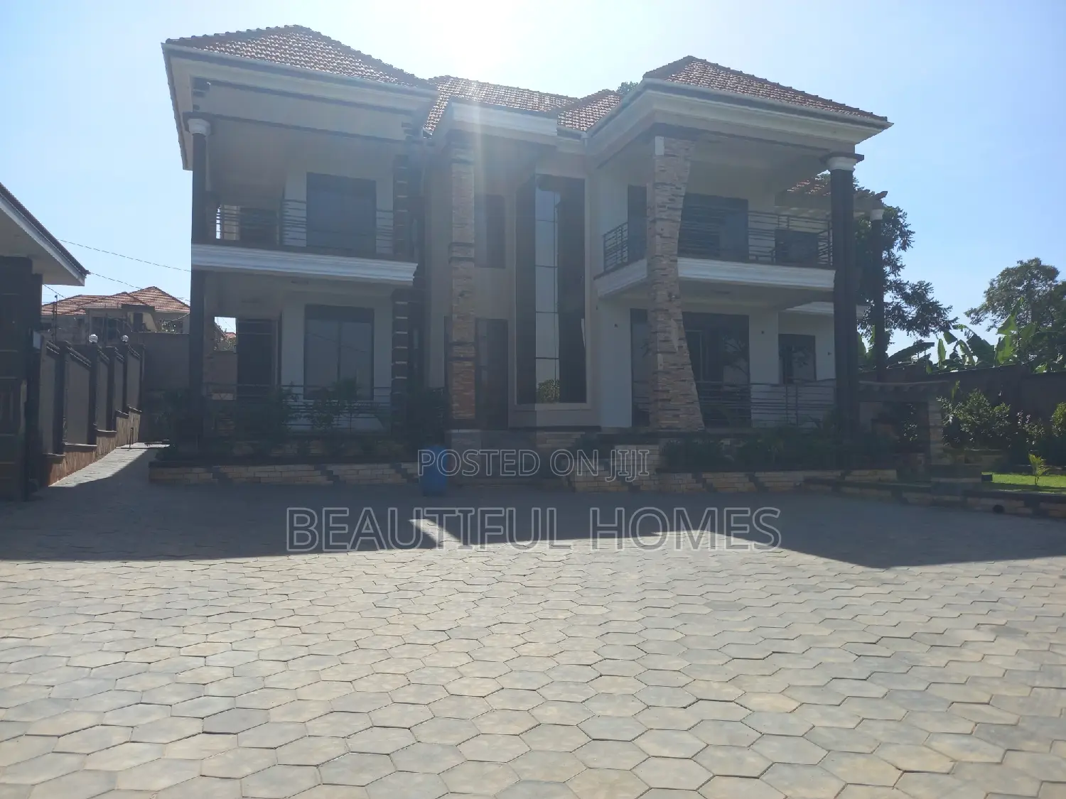 Furnished 7bdrm Duplex in Kisaasi, Nakawa for sale in Nakawa