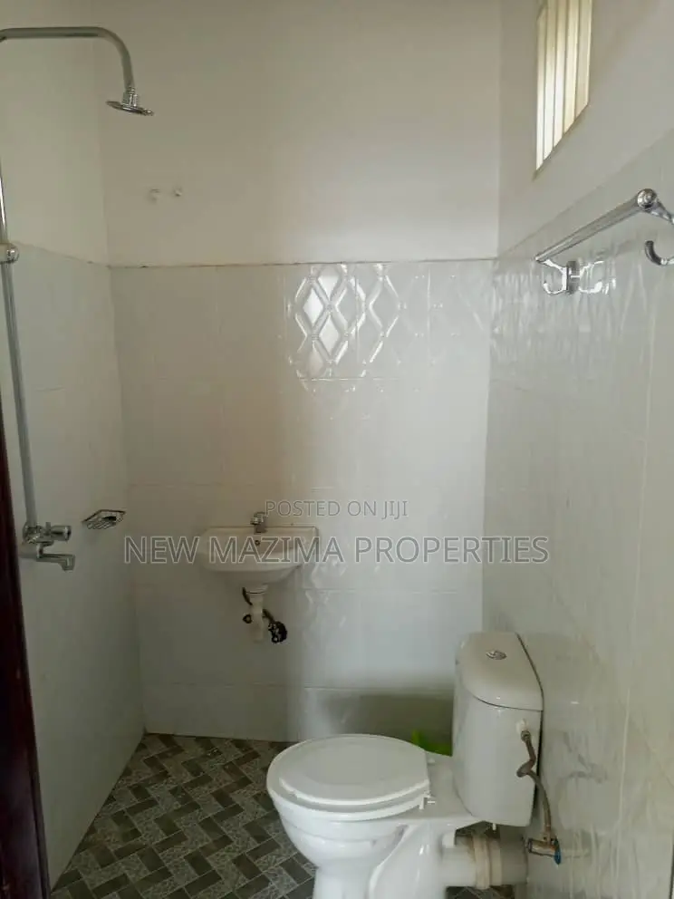 3bdrm Bungalow in Salaama Munyonyo, Division A for sale in Division A