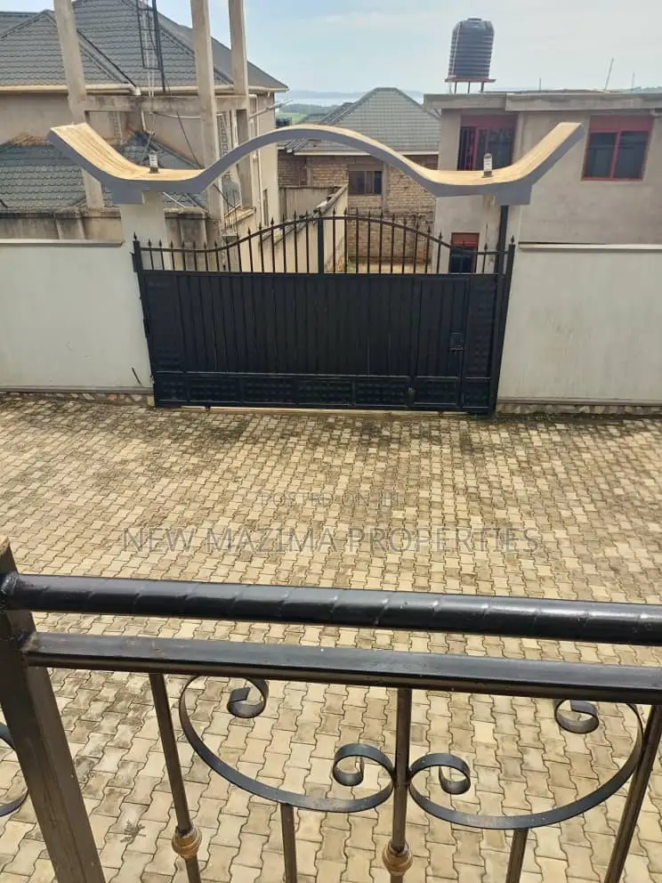 3bdrm Bungalow in Salaama Munyonyo, Division A for sale in Division A