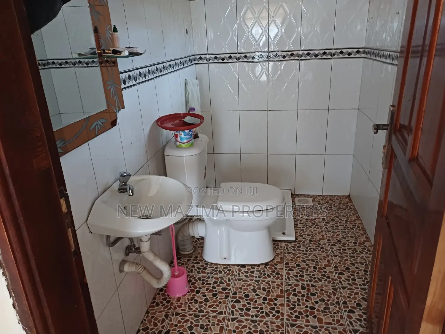 3bdrm Bungalow in Makindye Heights, Division A for sale in Division A