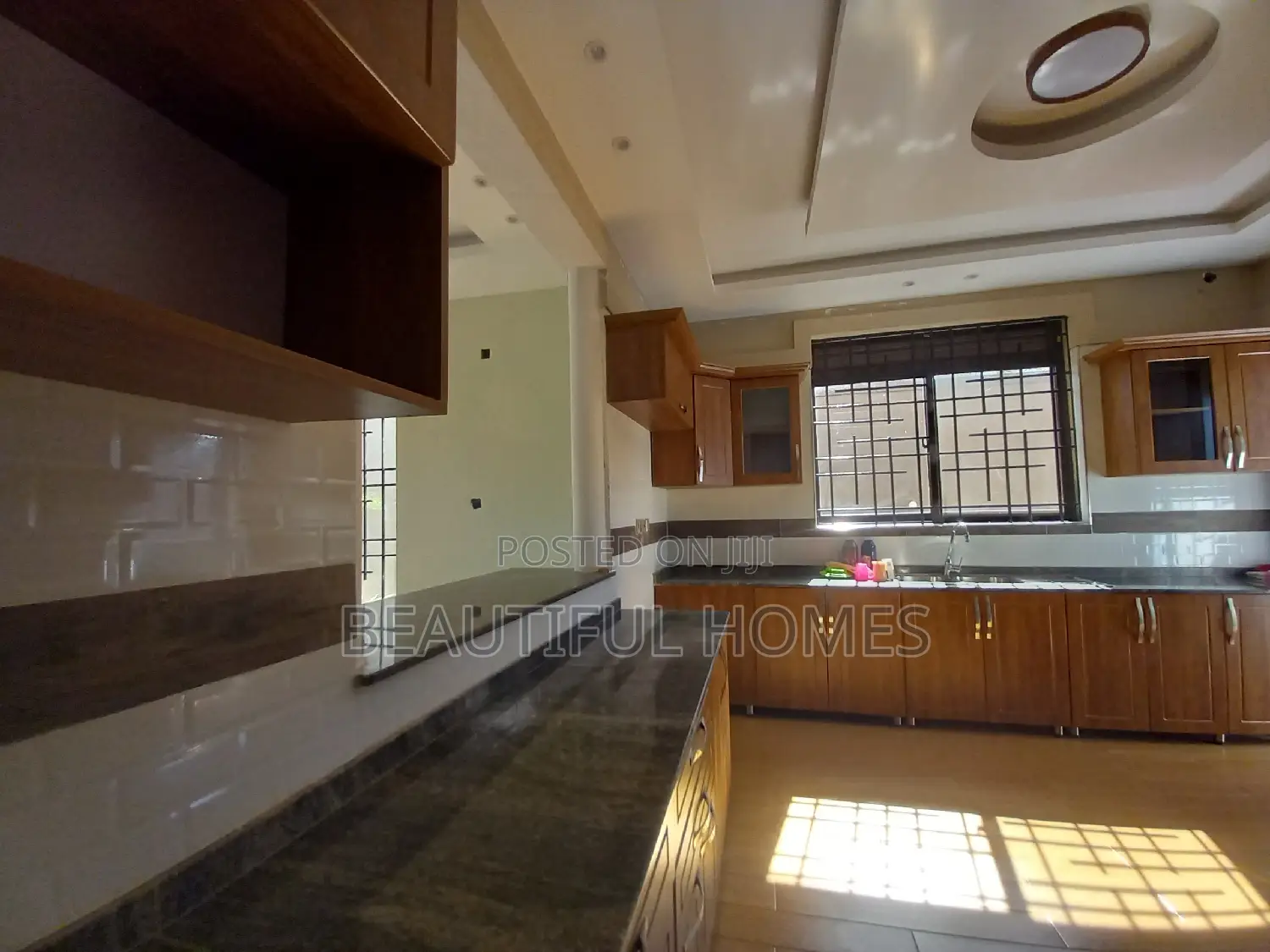 Furnished 5bdrm Duplex in Kisaasi, Nakawa for sale in Nakawa