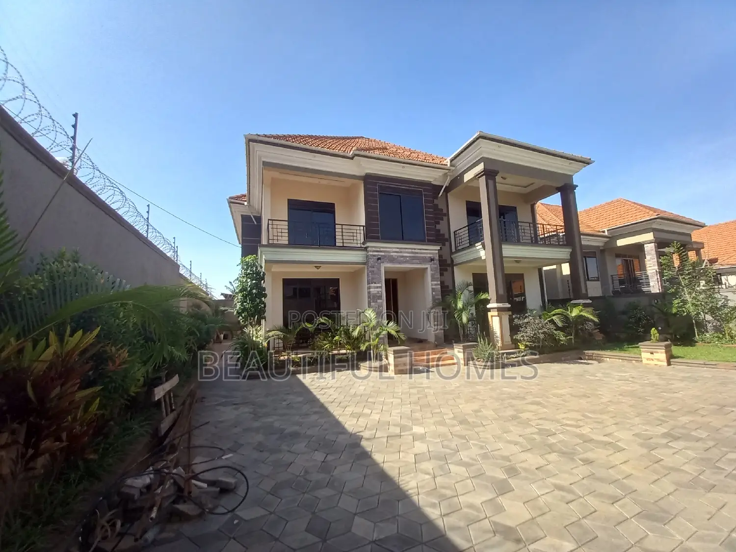 Furnished 5bdrm Duplex in Kisaasi, Nakawa for sale in Nakawa