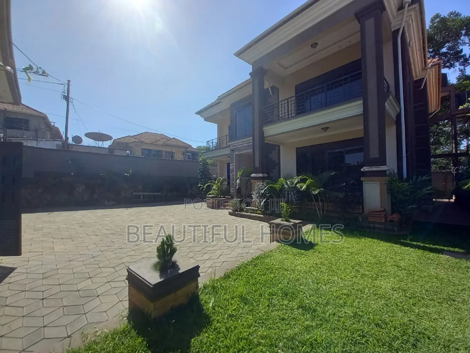 Furnished 5bdrm Duplex in Kisaasi, Nakawa for sale in Nakawa