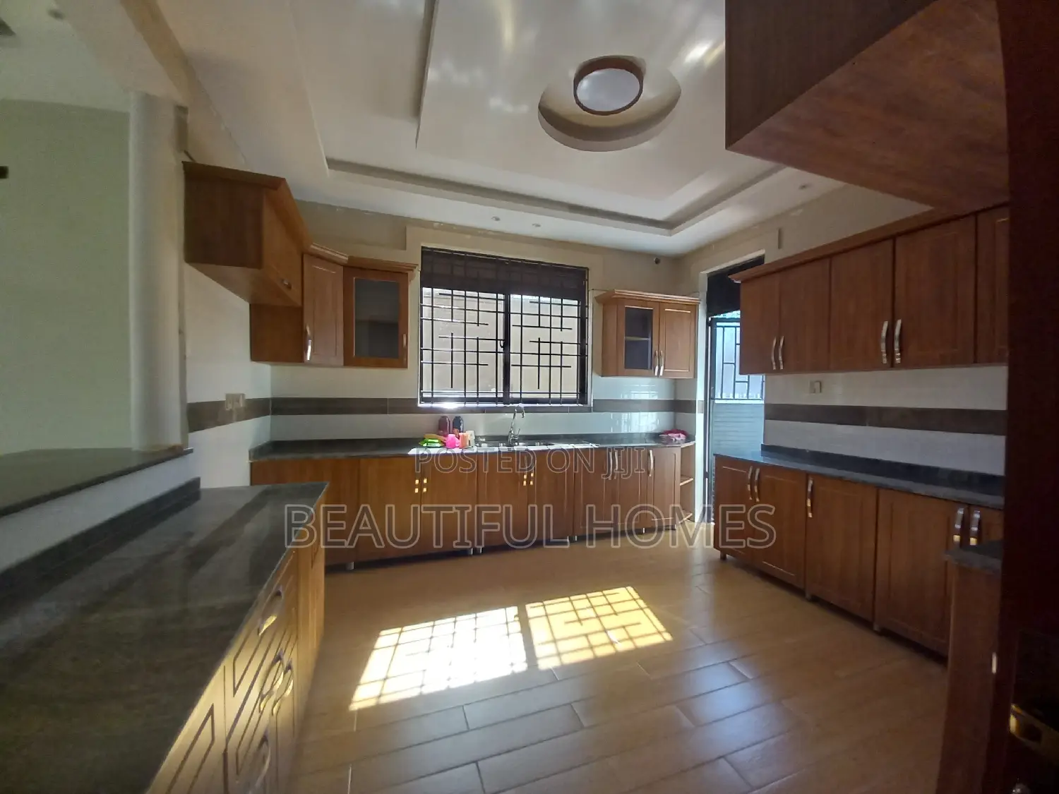Furnished 5bdrm Mansion in Kisaasi, Nakawa for sale in Nakawa