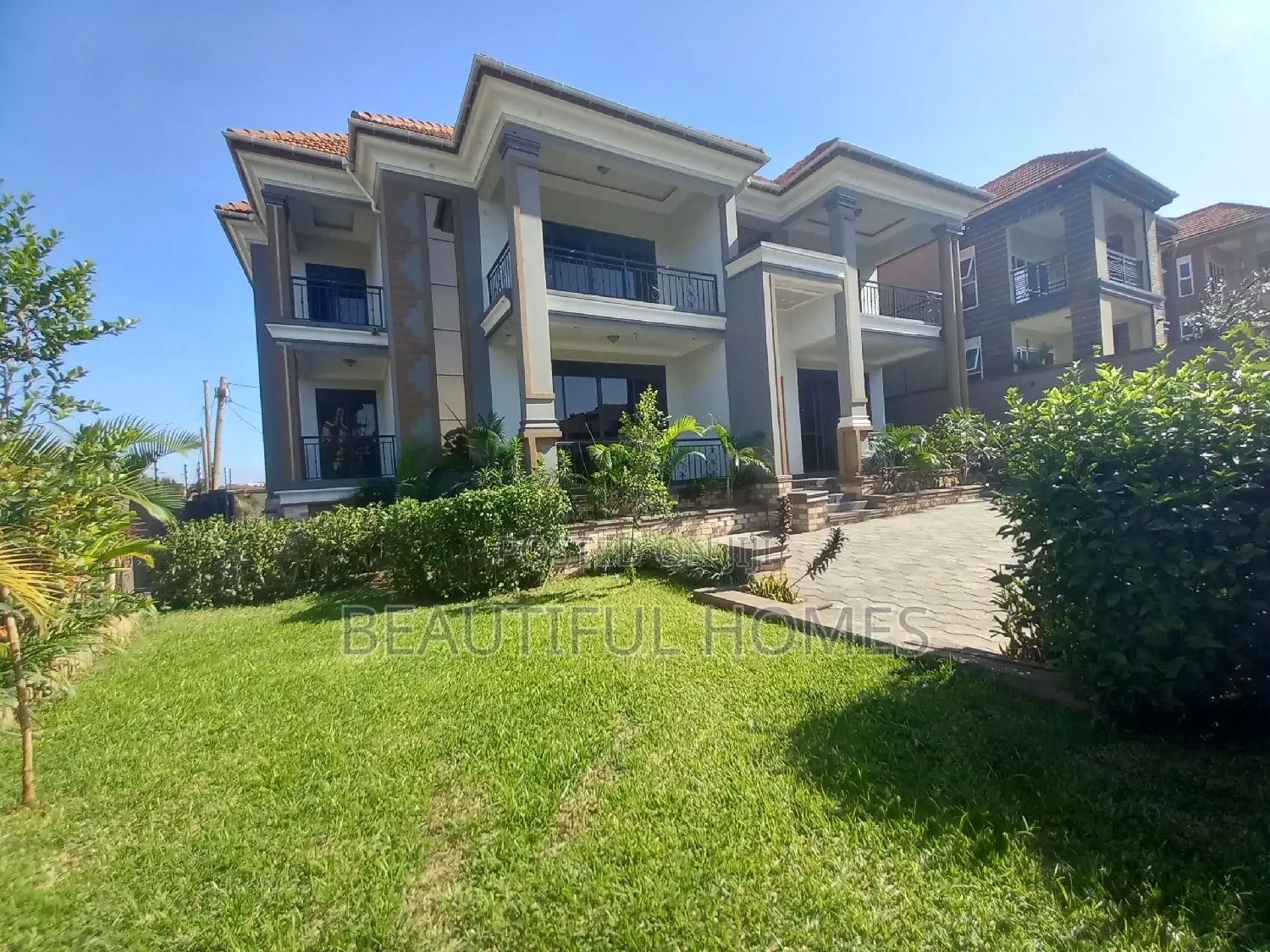 Furnished 6bdrm Mansion in Kisaasi Ministers, Nakawa for sale in Nakawa
