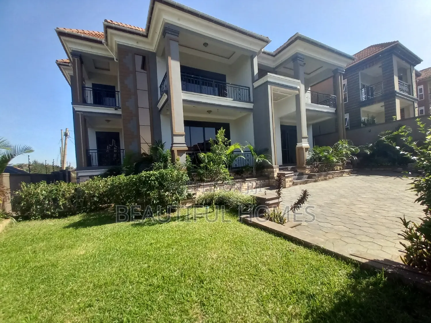 Furnished 6bdrm Mansion in Kisaas, Nakawa for sale in Nakawa