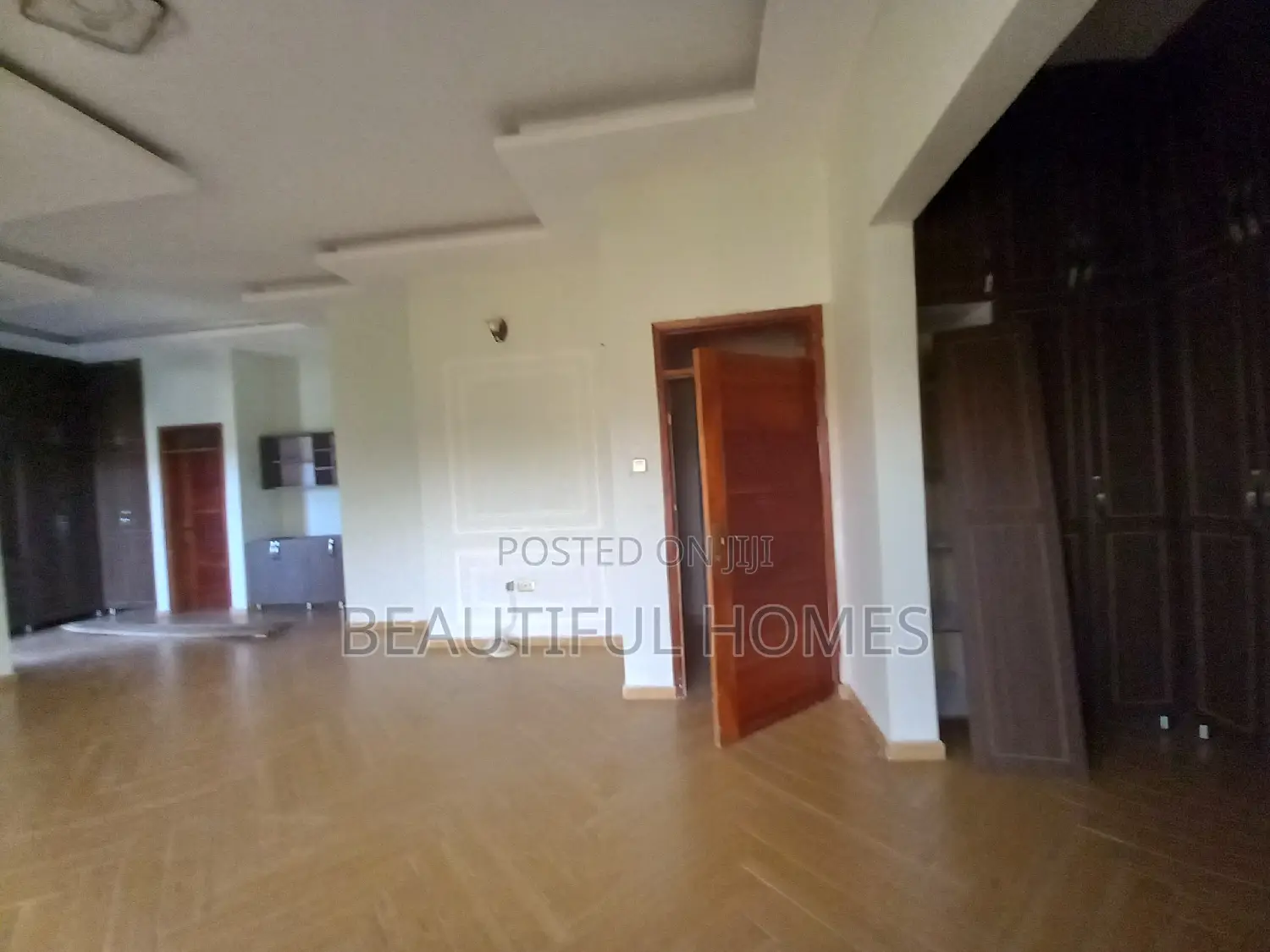 Furnished 6bdrm Mansion in Kisaas, Nakawa for sale in Nakawa