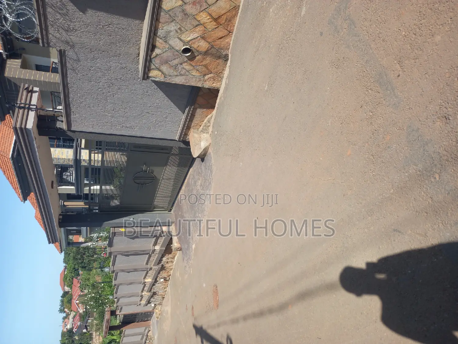 Furnished 6bdrm Duplex in Kisaasi, Central Division for sale in Central Division