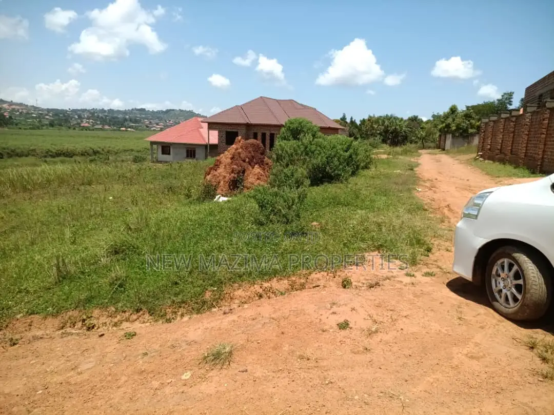 Ntebe Rd Kitende Ssisa With Private Titled Plot on Sale in Division A