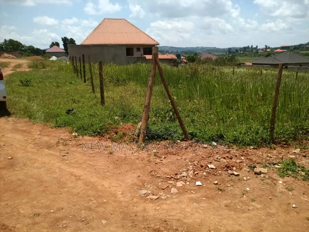Ntebe Rd Kitende Ssisa With Private Titled Plot on Sale in Division A