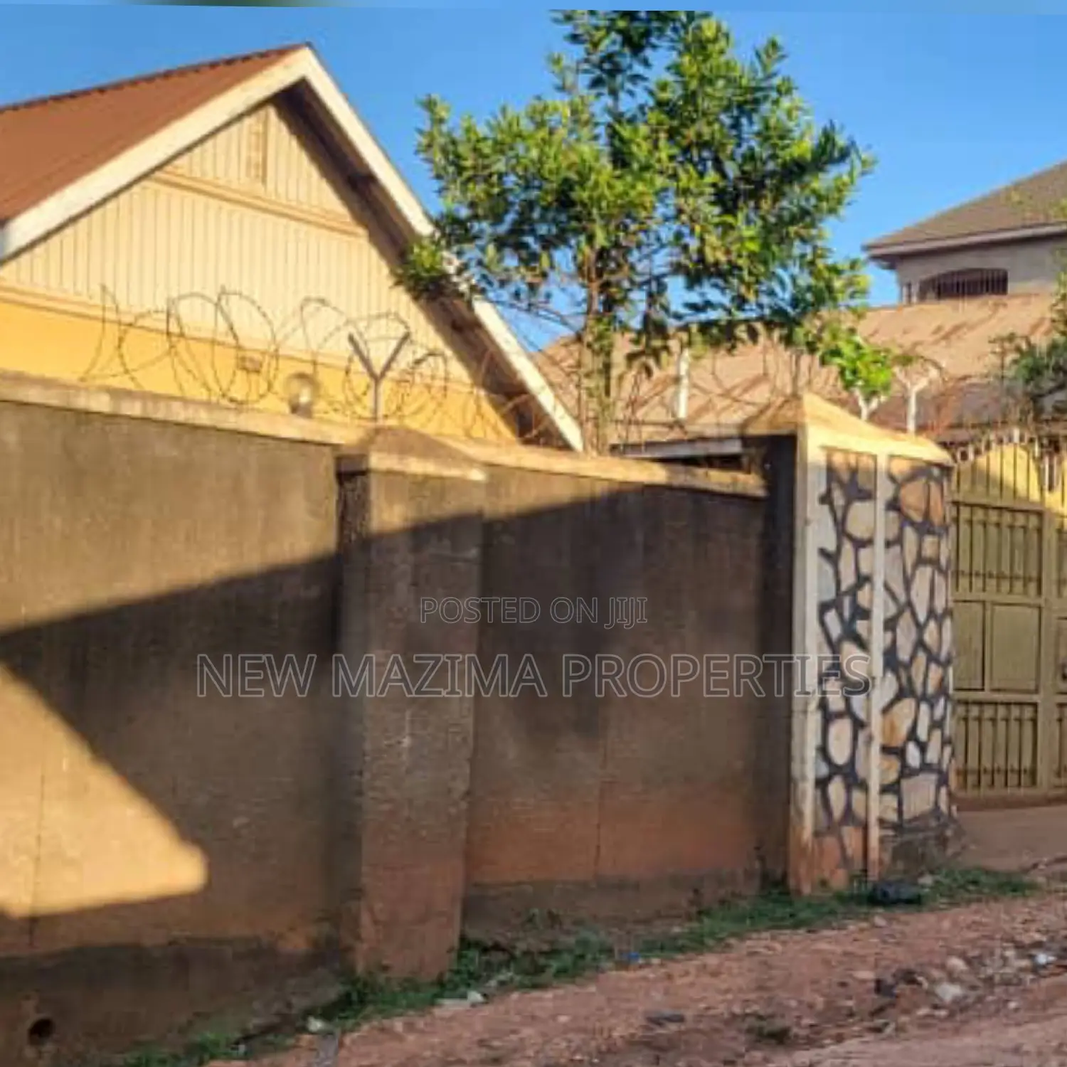 3bdrm Bungalow in Namasuba Ndejje, Division A for sale in Division A