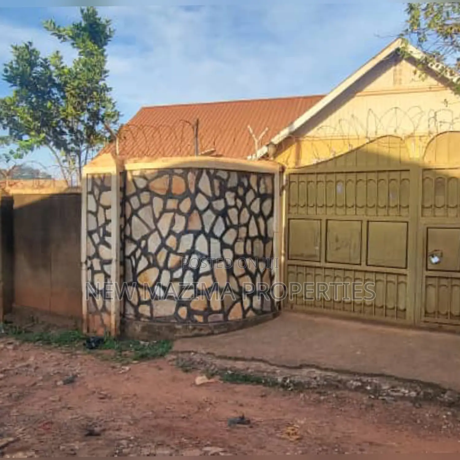 3bdrm Bungalow in Namasuba Ndejje, Division A for sale in Division A