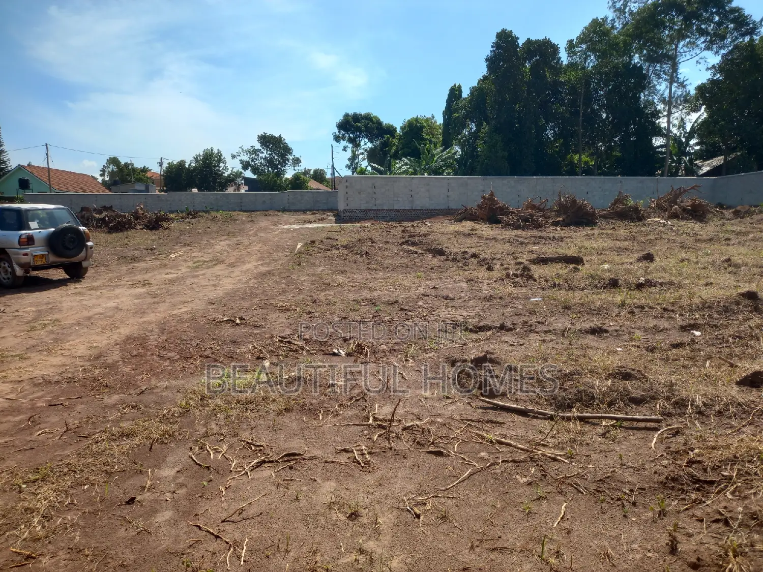 Najjera,1.3acres Ideal for Hotel on Sell in Kira