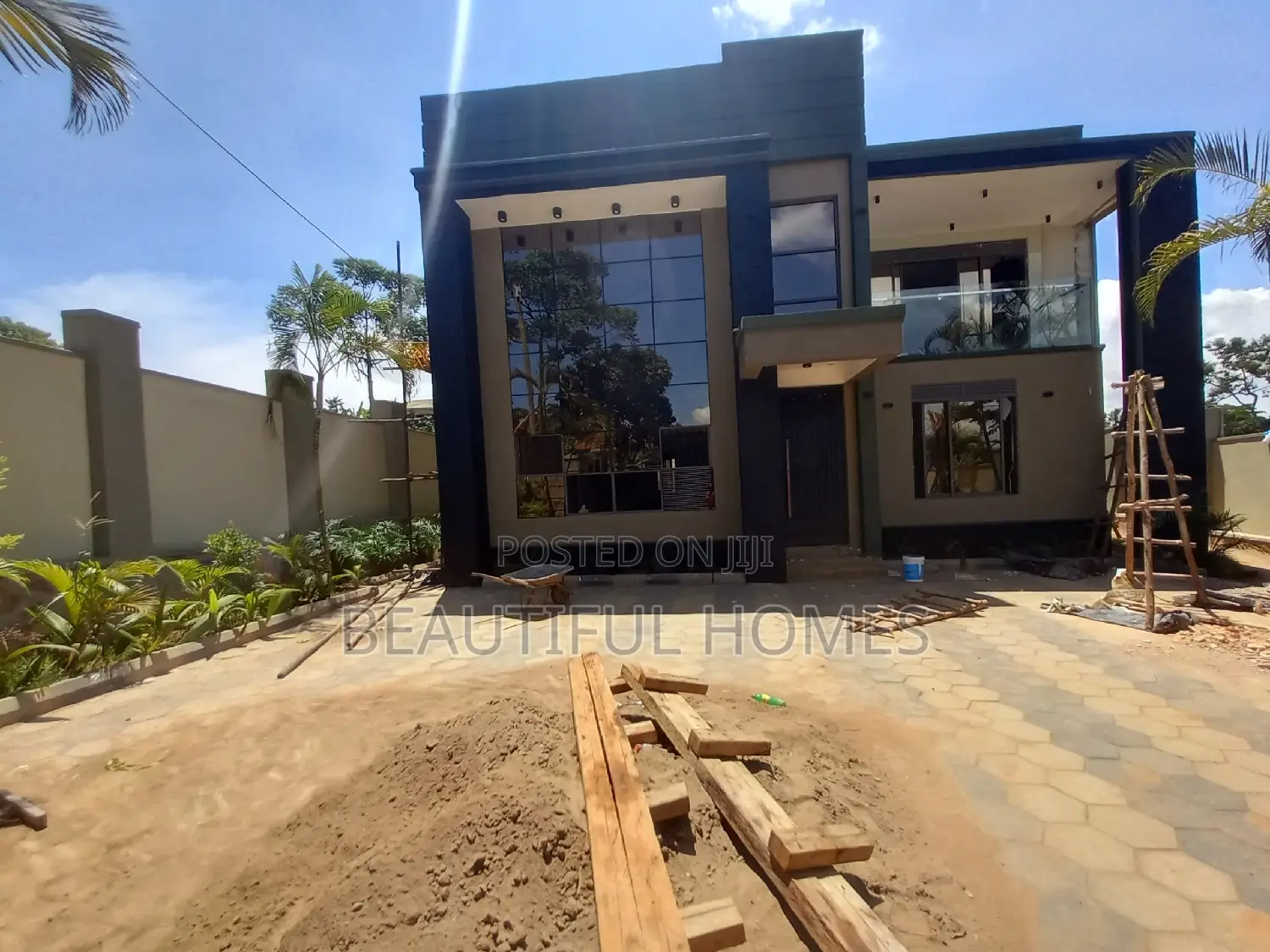 Furnished 5bdrm Duplex in Kyanja Rich Estate, Central Division in Central Division