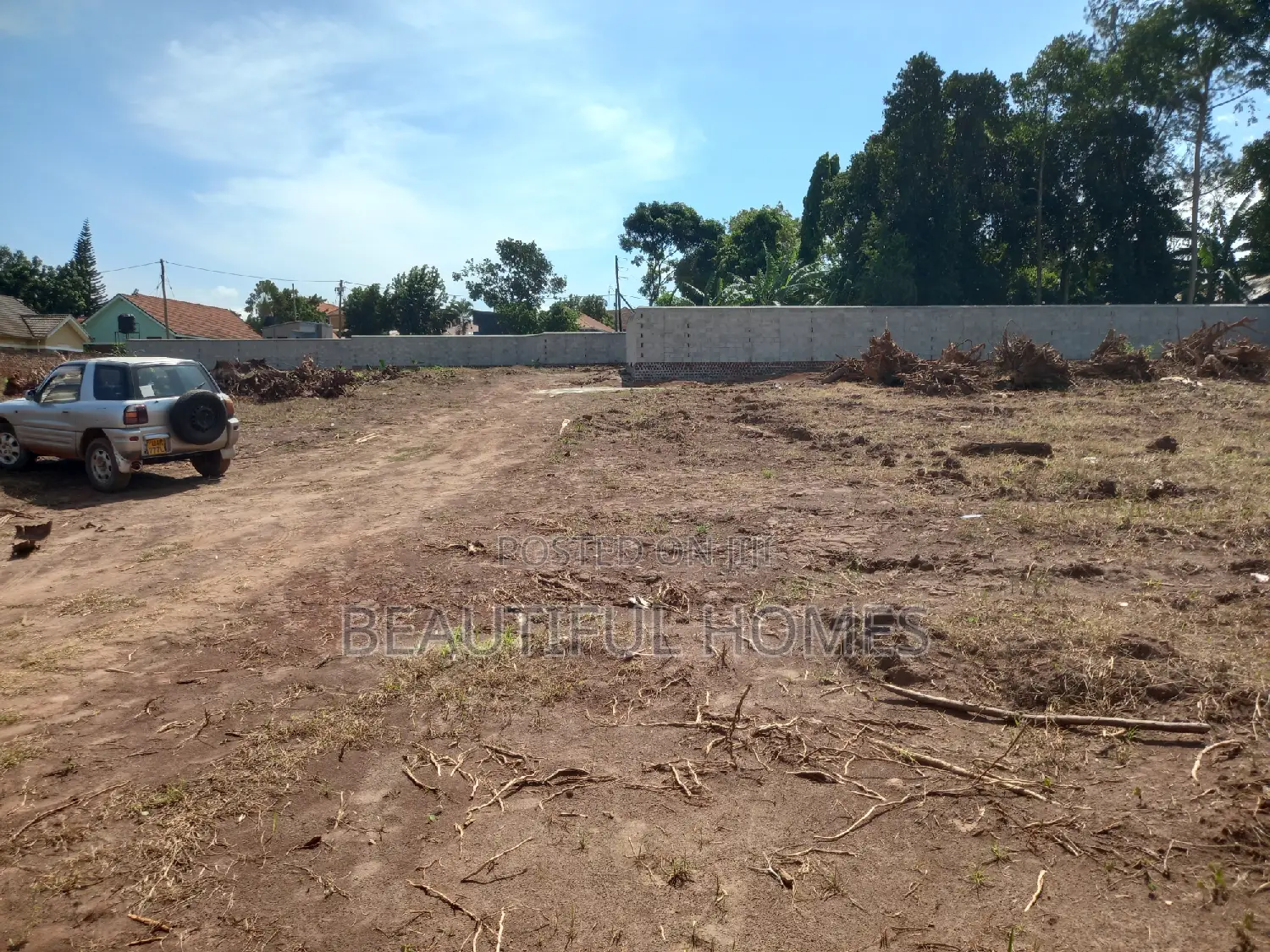 Najjera 1.3acres Near the Main Road on Sale in Central Division