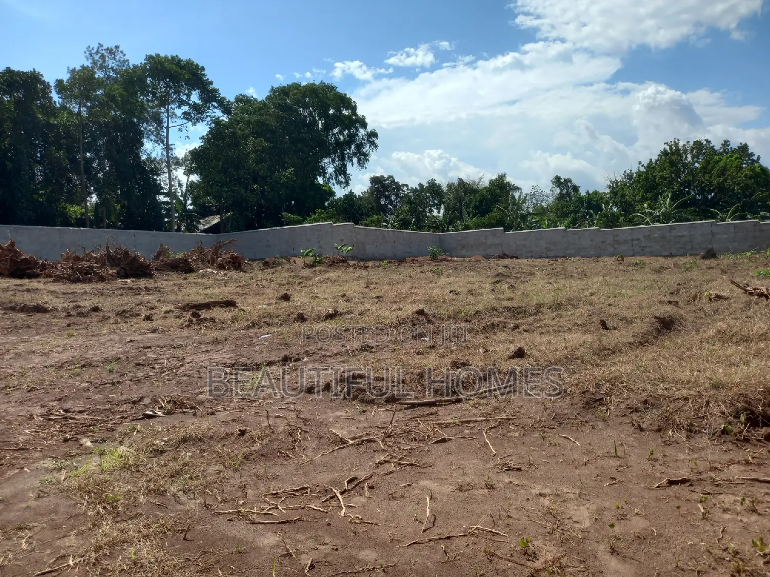 Najjera 1.3acres Quicksale in Kira