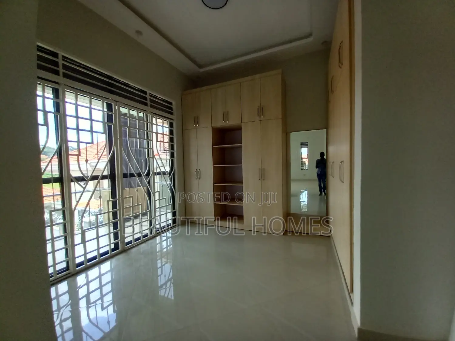 Furnished 6bdrm Duplex in Kira for sale in Kira