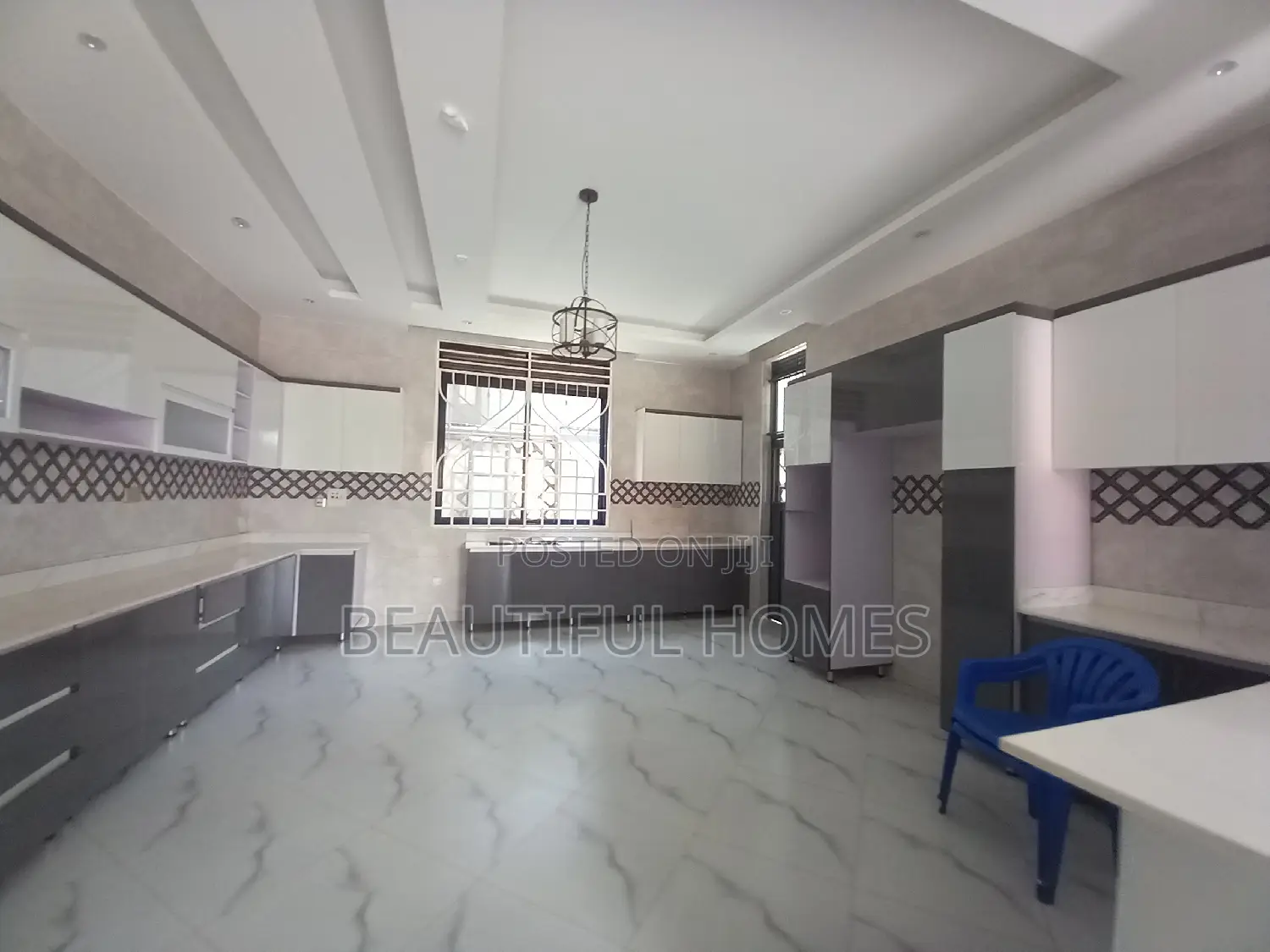 Furnished 6bdrm Duplex in Kira for sale in Kira