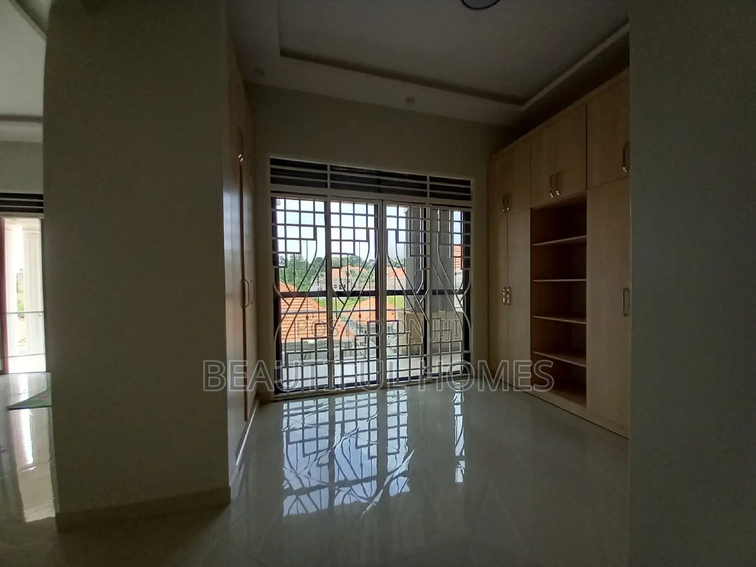 Furnished 6bdrm House in Kira for sale in Kira