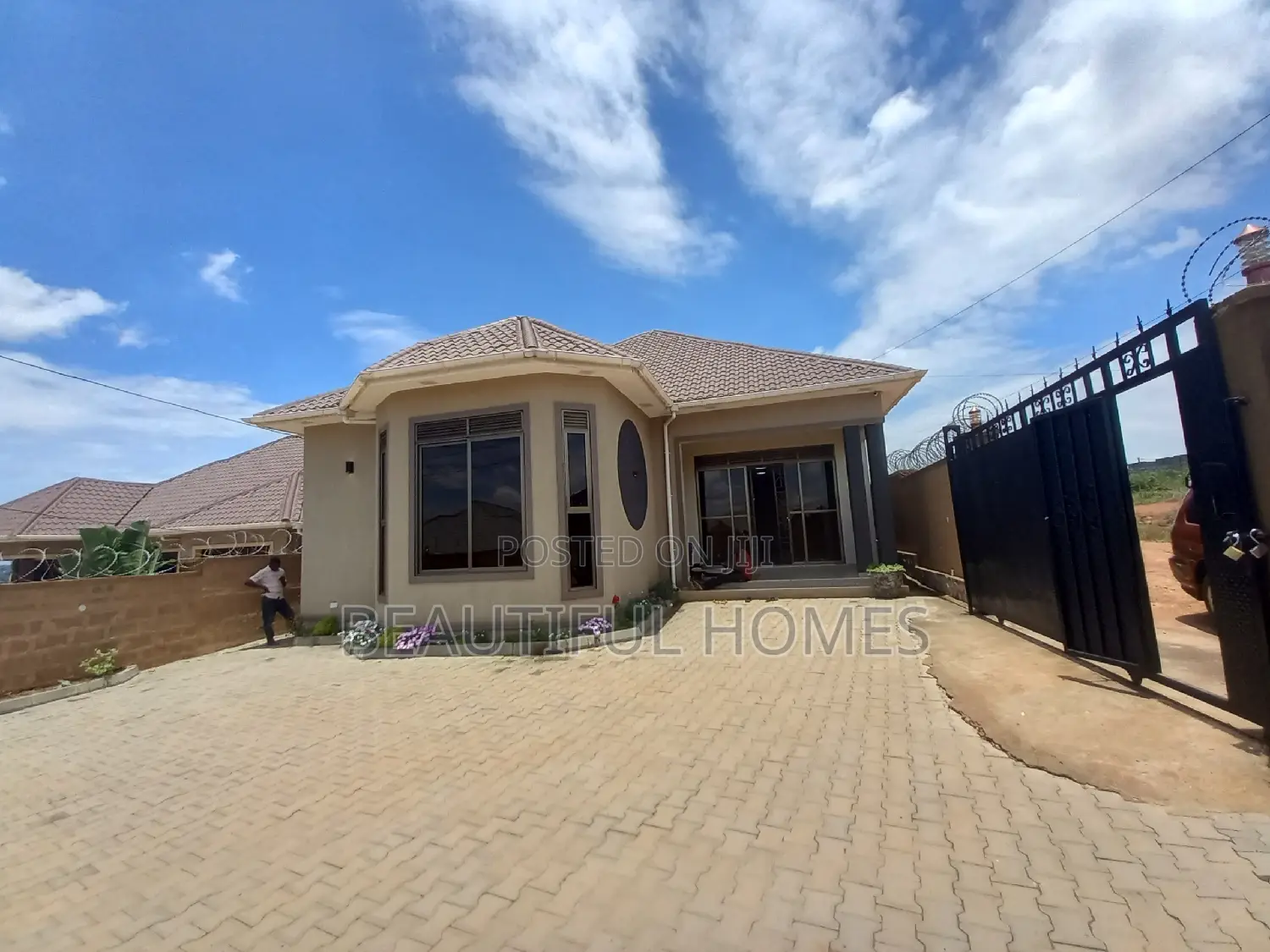 Furnished 3bdrm Bungalow in Kira for sale in Kira