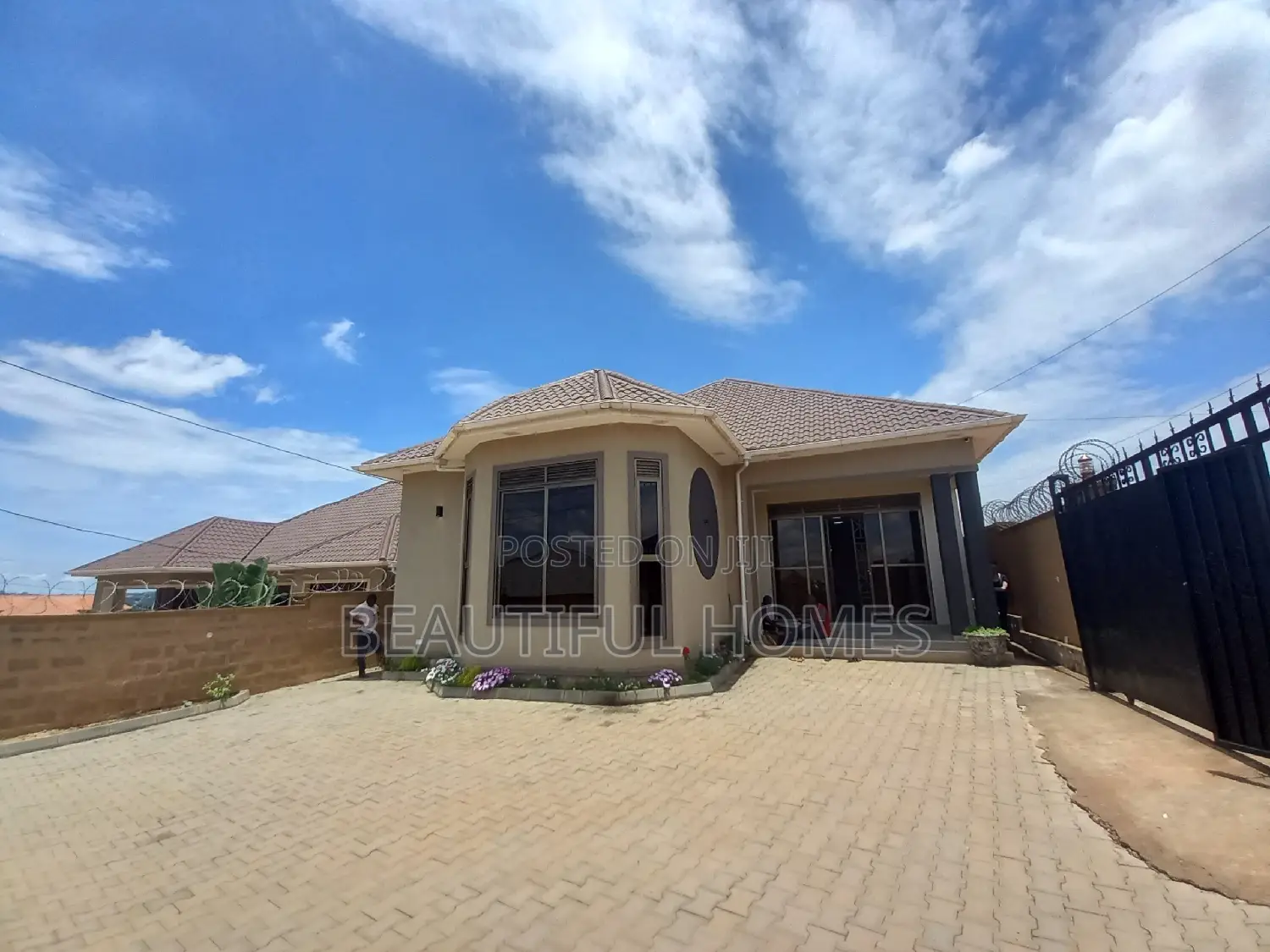 Furnished 3bdrm Bungalow in Kira for sale in Kira
