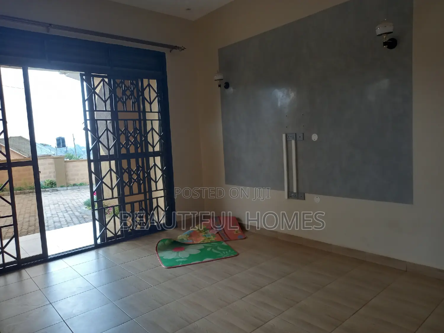 Furnished 3bdrm Bungalow in Kira for sale in Kira