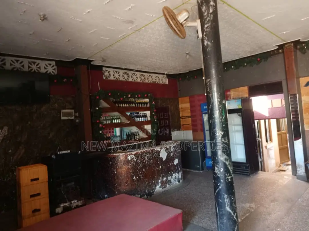 Guest House and Bar of Overy 11 Guest Rooms Pool Tables in Division A