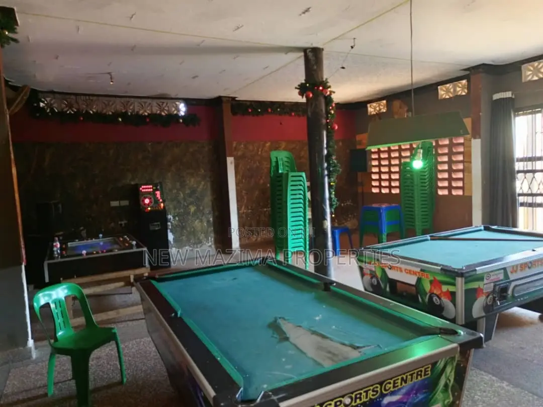Guest House and Bar of Overy 11 Guest Rooms Pool Tables in Division A