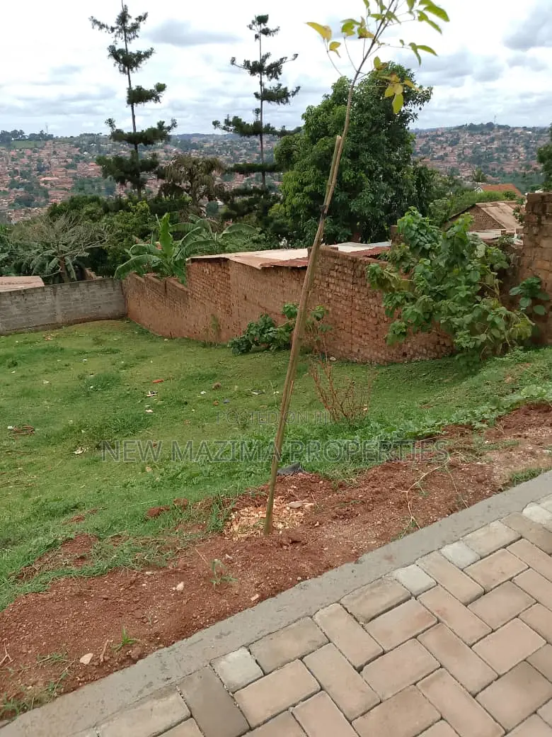 Very Prime Plot on Quicksale in Makindye Kizungu Heights in Division A