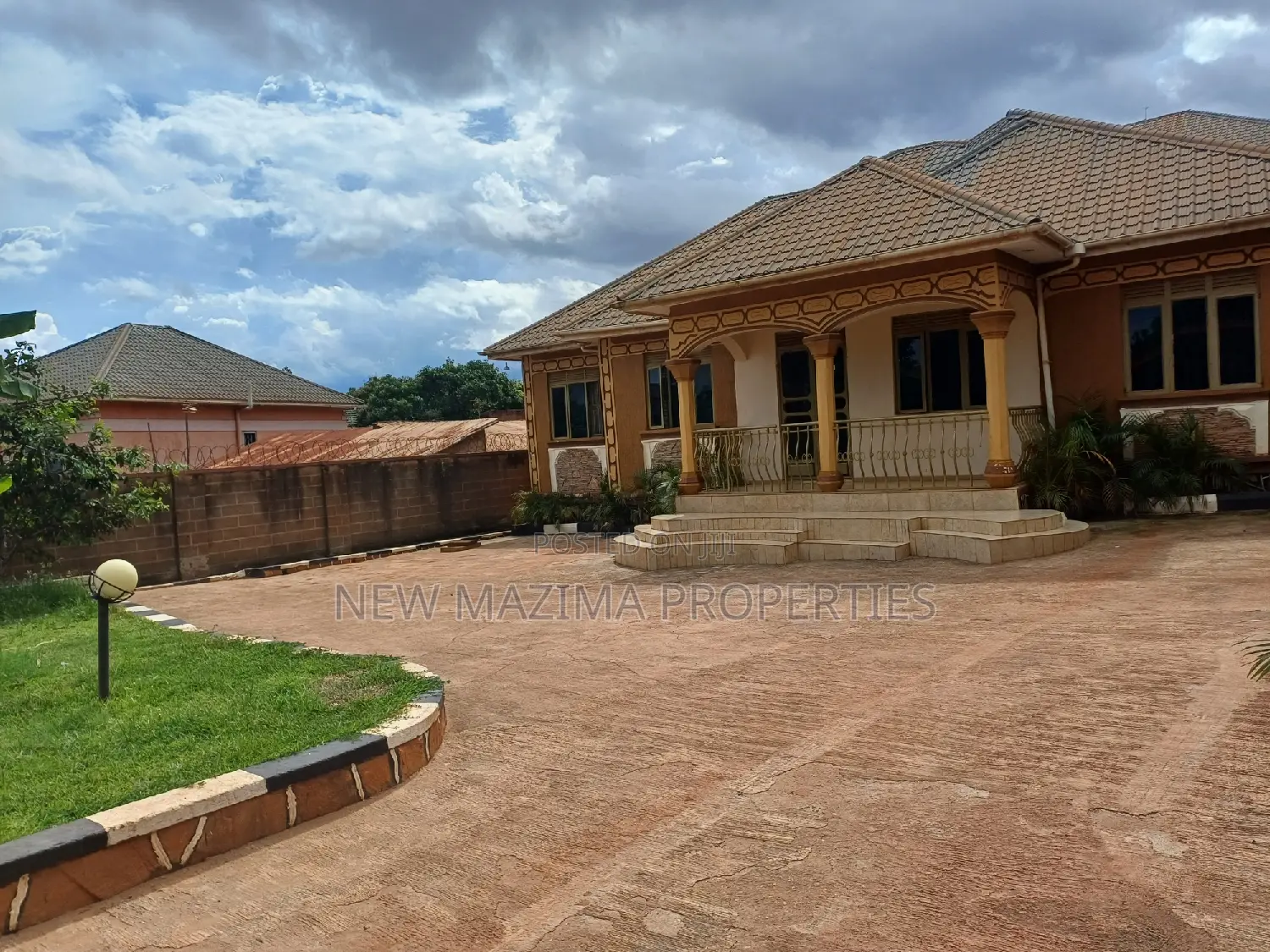 3bdrm Bungalow in Buziga Heights, Division A for sale in Division A