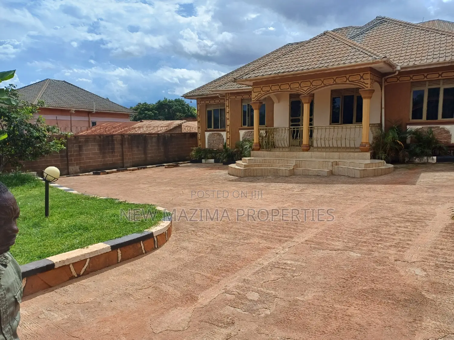3bdrm Bungalow in Buziga Heights, Division A for sale in Division A
