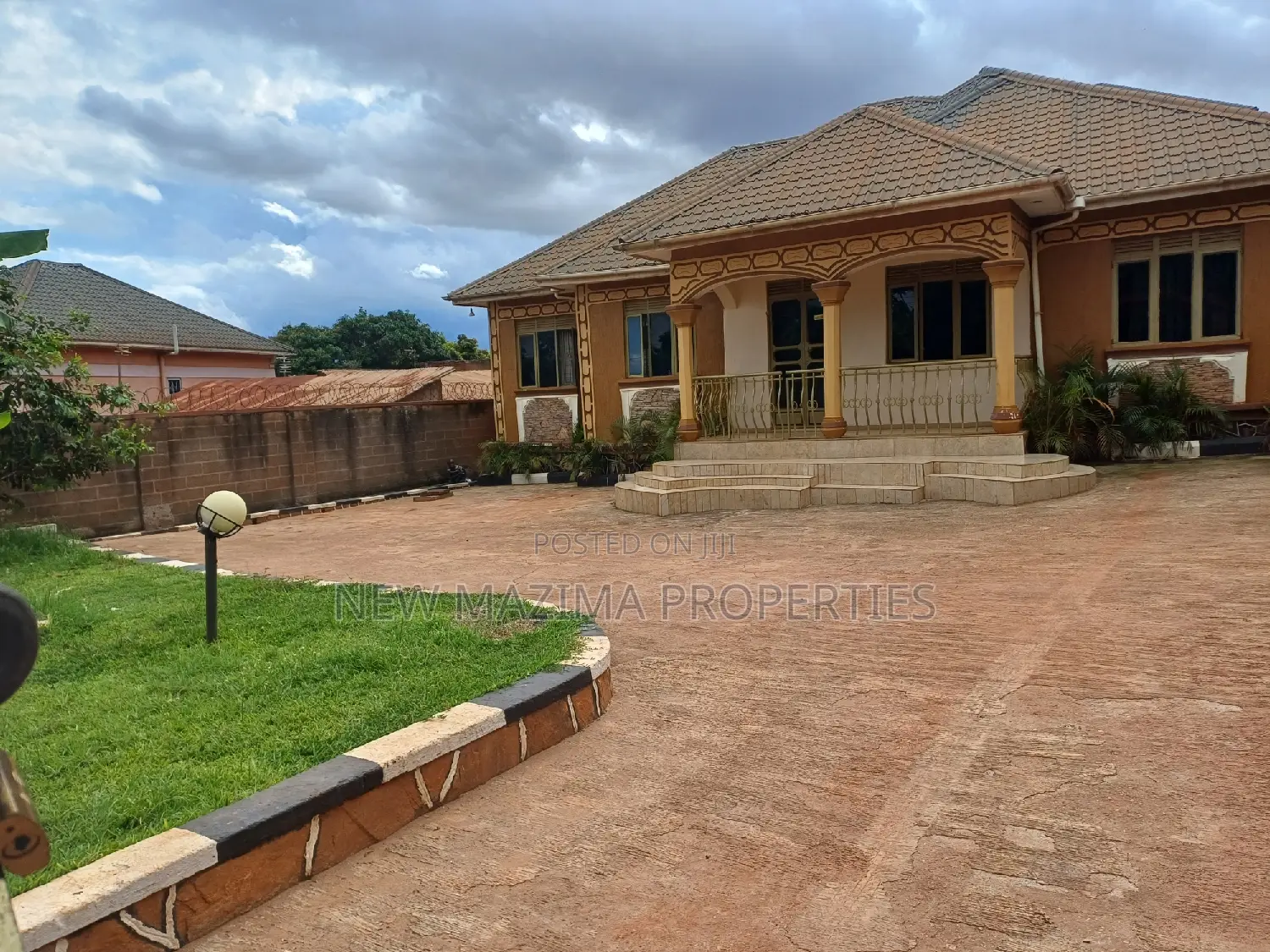 3bdrm Bungalow in Buziga Heights, Division A for sale in Division A