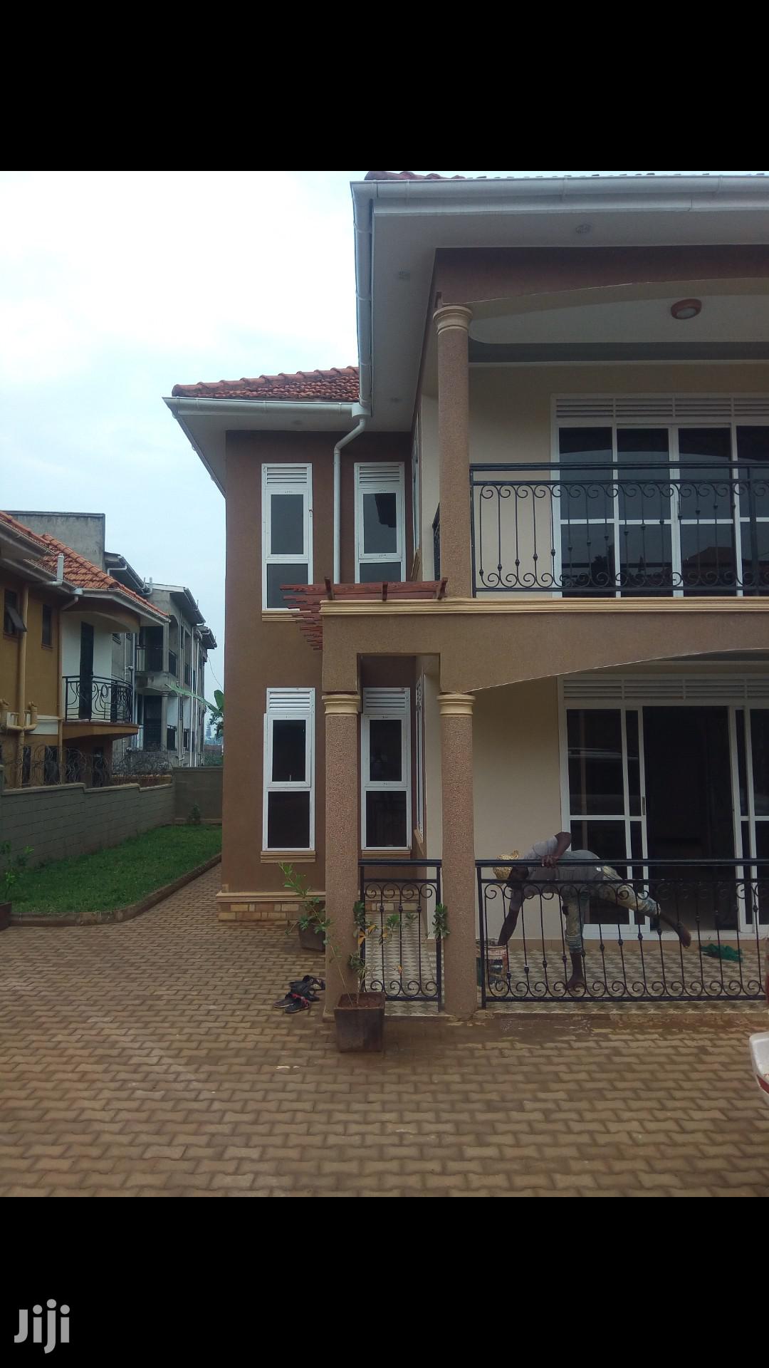 Naalya Classy New Home On The Market in Kampala