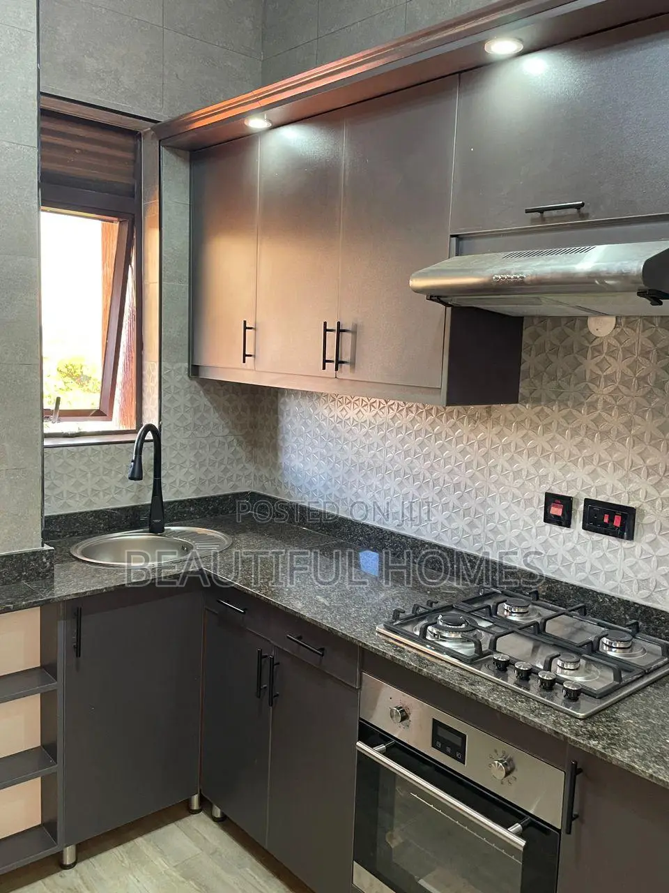 Furnished 2bdrm Apartment in Mutungo Bugolobi, Nakawa for sale in Nakawa