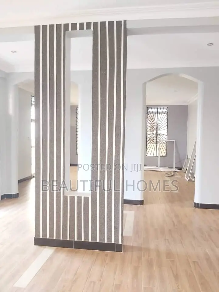 Furnished 6bdrm Duplex in Kigo, Central Division for sale in Central Division