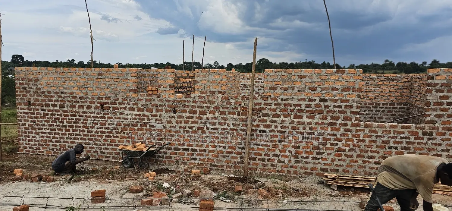 Looking for Genuine Agreement Plots Namayumba Estate Wait in Wakiso / Wakiso