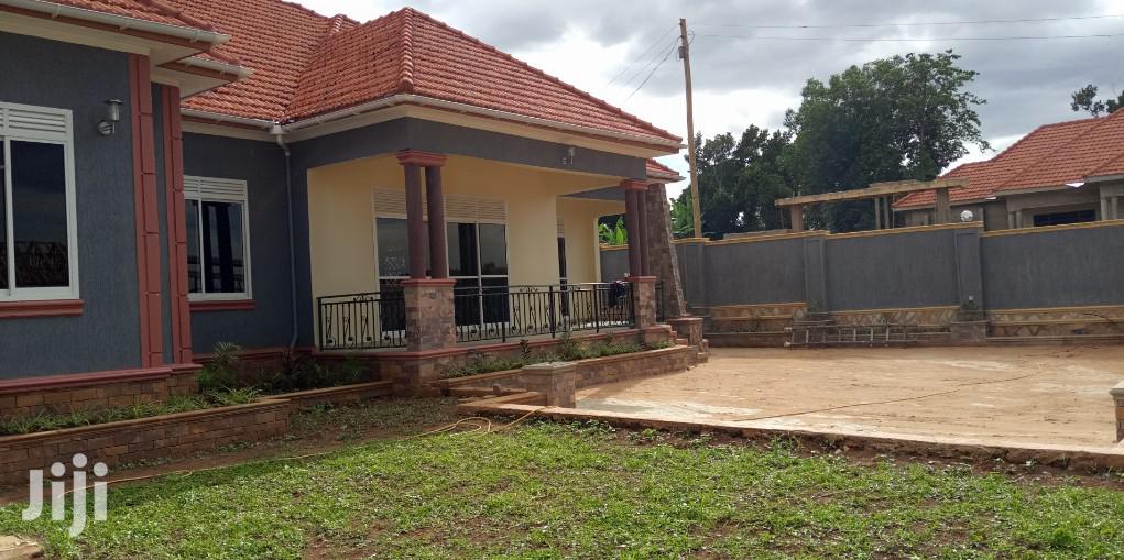 Kisasi Wonderfully Set Mansion on Sell in Kampala