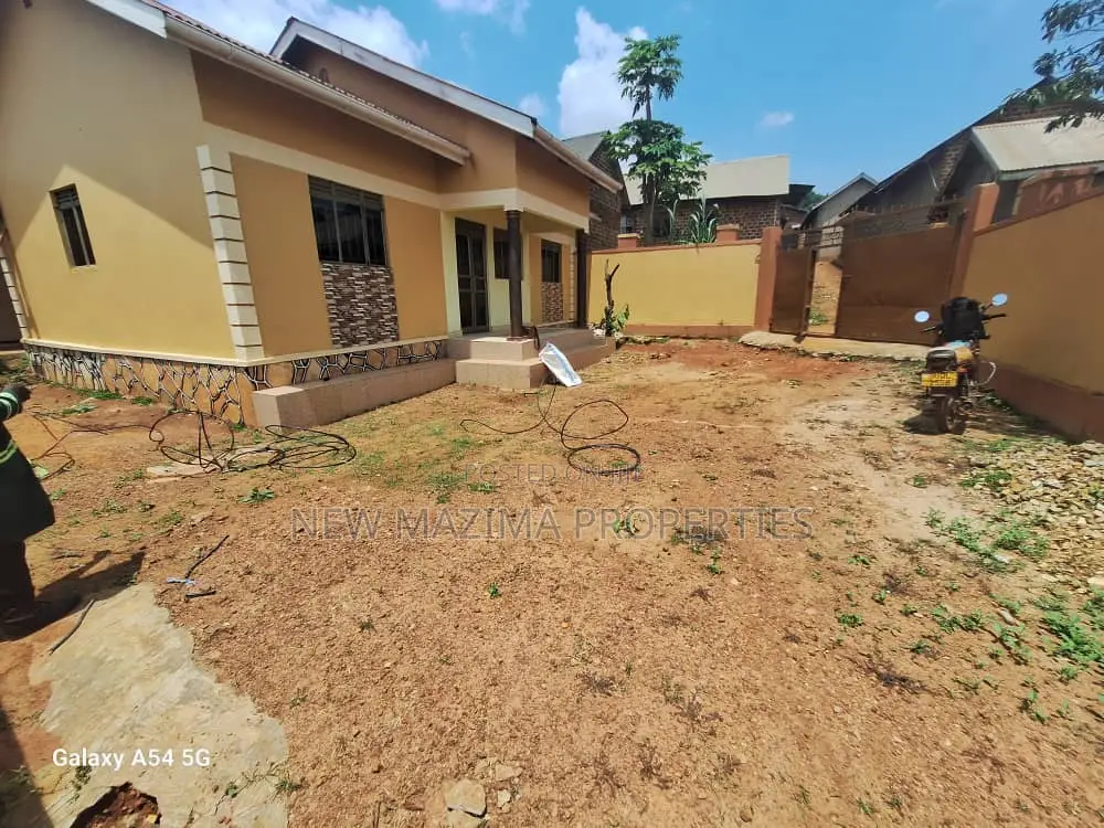 3bdrm Bungalow in Nansana Town, Division A for sale in Division A