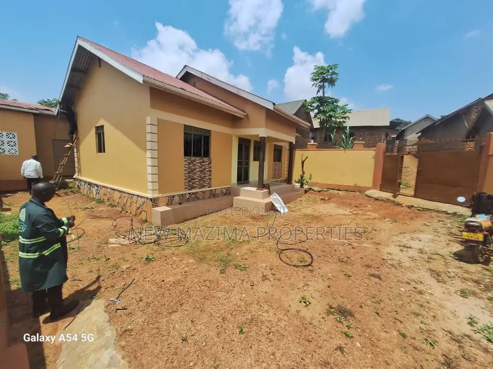 3bdrm Bungalow in Nansana Town, Division A for sale in Division A