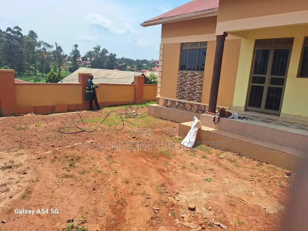 3bdrm Bungalow in Nansana Town, Division A for sale in Division A