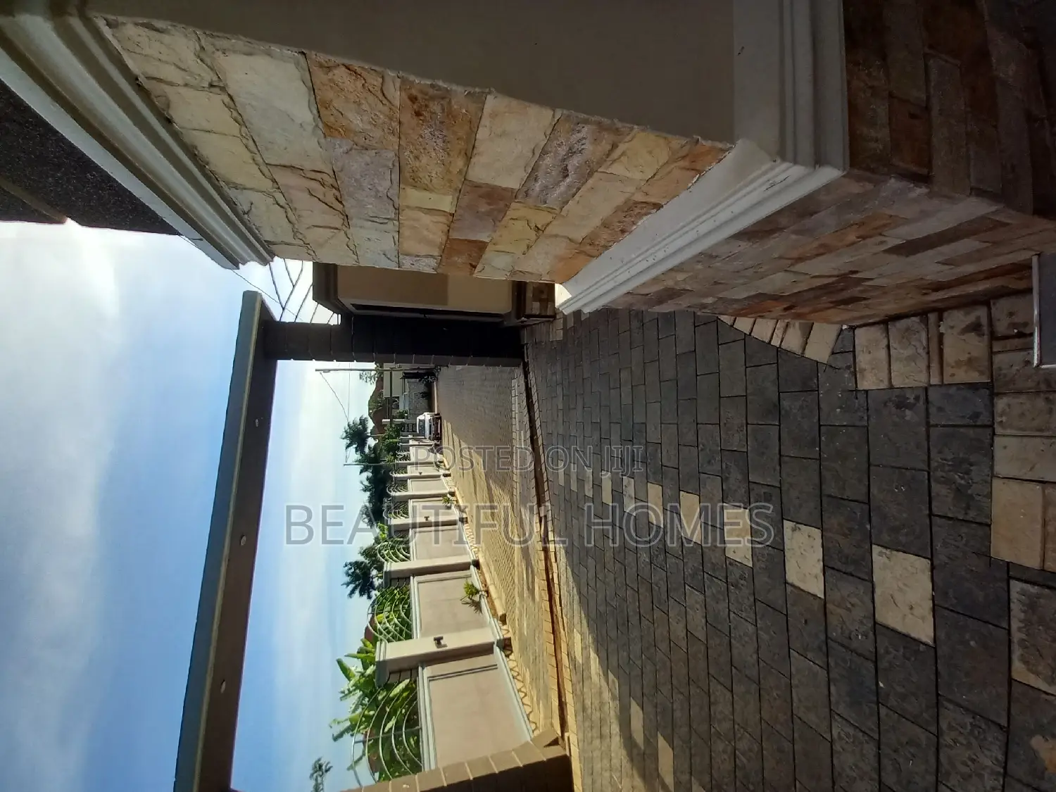 Furnished 5bdrm House in Kira for sale in Kira