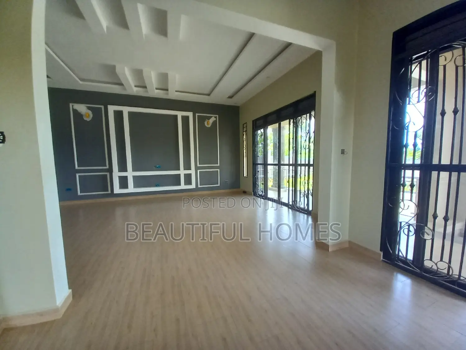 Furnished 5bdrm Mansion in Kira for sale in Kira