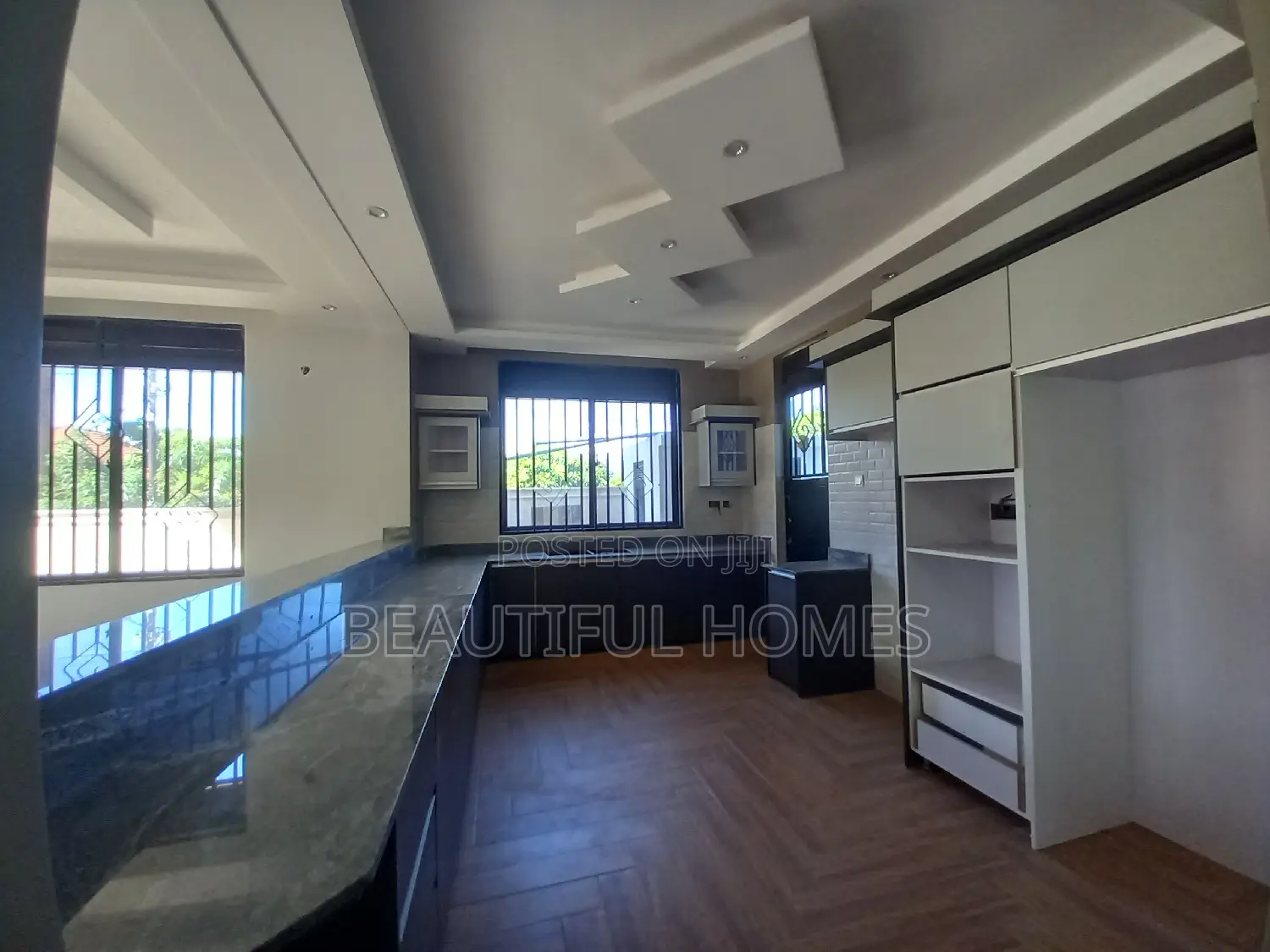 Furnished 5bdrm Mansion in Kira for sale in Kira