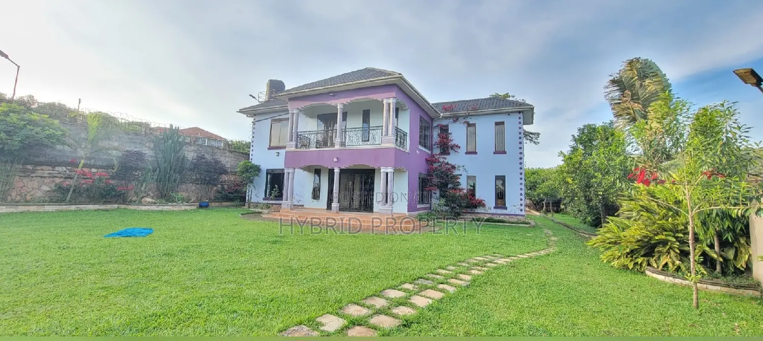 5bdrm Penthouse in Kitende~Kitovu Along, Ssisa for sale in Ssisa
