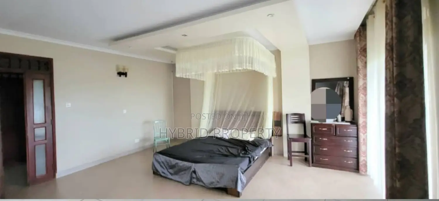 5bdrm Penthouse in Kitende~Kitovu Along, Ssisa for sale in Ssisa